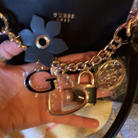 Guess black Purse - Picture 3 of 15